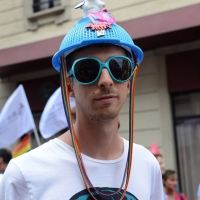 Foto Nicoloro G.   27/06/2015  Milano    Dodicesima edizione del " Milano Gay Pride " che con lo slogan " I diritti nutrono il pianeta " ha visto sfilare in corteo 100.000 partecipanti. nella foto un partecipante lungo il corteo.