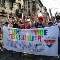 Foto Nicoloro G.    27/06/2015  Milano    Dodicesima edizione del " Milano Gay Pride " che con lo slogan " I diritti nutrono il pianeta " ha visto sfilare in corteo 100.000 partecipanti. nella foto uno striscione lungo il corteo.