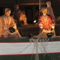 Foto Nicoloro G. 23/12/2010 Cesenatico (FC) Tradizionale presepe sulle barche, tipiche della marineria locale, ormeggiate nel porto canale di Cesenatico. nella foto La barca dei pescatori