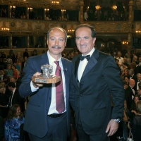 Foto Nicoloro G. 01/09/2012 Venezia Cinquantesima edizione del Premio Campiello promosso e organizzato da Confindustria Veneto. Nella tradizionale sede del teatro La Fenice si è svolta la serata di premiazione del vincitore del Premio Campiello 2012. nella foto Carmine Abate – Andrea Tomat