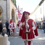 Foto Nicoloro G.   11/09/2022   Ravenna    Cerimonia per il 701° annuale della morte di Dante. nella foto l' araldo con l' ampolla con l' olio, dono della citta' di Firenze, che servira' ad alimentare in perpetuo la lampada che arde nella tomba di Dante.