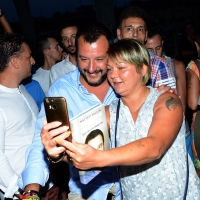 Foto Nicoloro G. 29/07/2017 Cervia ( Ravenna ) Comizio del segretario federale della Lega Nord alla Festa Nazionale Lega Nord Romagna. nella foto Matteo Salvini al suo arrivo in bicicletta si concede a numerosi selfie.