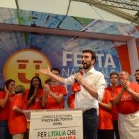 Foto Nicoloro G. 09/09/2018 Ravenna Serata di chiusura della Festa Nazionale de l' Unita'. nella foto il segretario nazionale PD Maurizio Martina sul palco circondato da numerosi volontari.