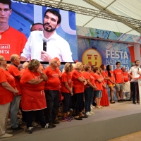 Foto Nicoloro G. 09/09/2018 Ravenna Serata di chiusura della Festa Nazionale de l' Unita'. nella foto il segretario nazionale PD Maurizio Martina sul palco circondato da numerosi volontari.