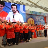Foto Nicoloro G. 09/09/2018 Ravenna Serata di chiusura della Festa Nazionale de l' Unita'. nella foto il segretario nazionale del PD Maurizio Martina circondato sul palco da numerosi volontari.