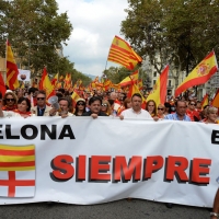 Foto Nicoloro G.   12/10/2017    Barcellona     Manifestazione con corteo degli unionisti per l' unita' della Spagna contro il progetto dell' indipendenza della Catalogna. nella foto immagini dal corteo.