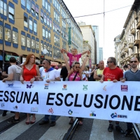 Foto Nicoloro G. 25/06/2016 Milano Manifestazione del Gay Pride con corteo e interventi dal palco. nella foto uno striscione lungo il corteo.