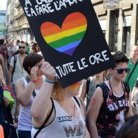 Foto Nicoloro G. 25/06/2016 Milano Manifestazione del Gay Pride con corteo e interventi dal palco. nella foto lungo il corteo.