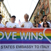 Foto Nicoloro G. 25/06/2016 Milano Manifestazione del Gay Pride con corteo e interventi dal palco. nella foto il neo sindaco Giuseppe Sala lungo il corteo.