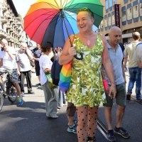 Foto Nicoloro G. 30/06/2018 Milano. Manifestazione con corteo per il Gay Pride. nella foto incontri lungo il corteo.