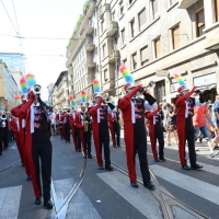 Foto Nicoloro G. 30/06/2018 Milano. Manifestazione con corteo per il Gay Pride. nella foto incontri lungo il corteo.