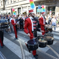 Foto Nicoloro G. 30/06/2018 Milano. Manifestazione con corteo per il Gay Pride. nella foto incontri lungo il corteo.