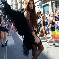 Foto Nicoloro G. 30/06/2018 Milano. Manifestazione con corteo per il Gay Pride. nella foto incontri lungo il corteo.