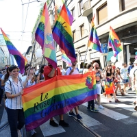 Foto Nicoloro G. 30/06/2018 Milano. Manifestazione con corteo per il Gay Pride. nella foto incontri lungo il corteo.