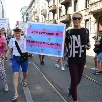 Foto Nicoloro G. 30/06/2018 Milano. Manifestazione con corteo per il Gay Pride. nella foto incontri lungo il corteo.