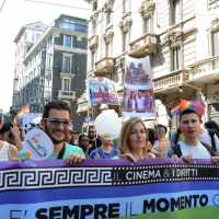 Foto Nicoloro G. 30/06/2018 Milano. Manifestazione con corteo per il Gay Pride. nella foto incontri lungo il corteo.