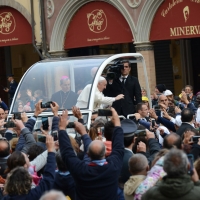 Foto Nicoloro G. 01/10/2017 Cesena ( Forli'-Cesena ) Visita di papa Francesco a Cesena. nella foto Papa Francesco al suo arrico nella piazza di Cesena.