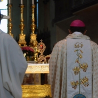 Foto Nicoloro G.  29/04/2014   Ravenna   Cerimonia nella Basilica di Santa Maria in Porto per l' arrivo delle reliquie di Giovanni Paolo II. nella foto la teca contenente una ciocca di capelli del Santo Giovanni Paolo II.