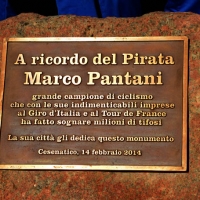 Foto Nicoloro G.  14/02/2014   Cesenatico (FC)   Cerimonia di "svelatura" della statua in bronzo di Marco Pantani a dieci anni dalla morte del campione di ciclismo. nella foto la targa posta sotto la statua del Pirata.