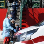 Foto Nicoloro G.   25/09/2023   Porto Corsini  ( RA )   Ha attraccato alla banchina di Porto Corsini (RA) la nave Life Support di Emergency con 28 naufraghi a bordo, di cui 11 adulti, nove donne e 8 minori accompagnati. La maggior parte di origine siriana e cinque libici. Appena sbarcati sono stati trasferiti su un autobus della Croce Rossa e portati all\' ospedale di Ravenna per accertamenti e identificazione. nella foto un primo gruppo di minori accompagnati viene portato all\' ospedale di Ravenna con una autoambulanza.