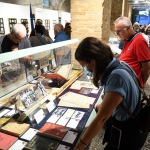 01/09/2022   Ravenna   Per il centenario dello Scautismo a Ravenna allestita una mostra dal titolo ' Sulle tracce degli scout '. nella foto visitatori lungo la mostra.