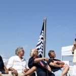 Foto Nicoloro G.   15/08/2022   Cervia (RA)   30° edizione di ' Cervia, la spiaggia ama il libro ' con il tradizionale arrivo degli scrittori dal mare su storiche imbarcazioni e sbarco sulla spiaggia di Cervia. nella foto da sinistra i giornalisti Enrico Franceschini, Sergio Barducci, Italo Cucci, Alessandro Alciato e Salvatore Giannella.