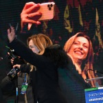 Foto Nicoloro G.   24/01/2020   Ravenna    Chiusura della campagna elettorale per le regionali dell' Emilia-Romagna. nella foto Giorgia Meloni si fa un selfie con il pubblico nella piazza.