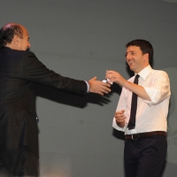 Foto Nicoloro G. 01/02/2013 Firenze Evento di grande importanza, forse unico, che vede insieme in questa campagna elettorale il sindaco di Firenze e il segretario generale del PD. nella foto Pierluigi Bersani – Matteo Renzi