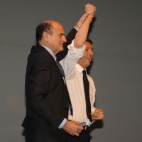 Foto Nicoloro G. 01/02/2013 Firenze Evento di grande importanza, forse unico, che vede insieme in questa campagna elettorale il sindaco di Firenze e il segretario generale del PD. nella foto Pierluigi Bersani – Matteo Renzi