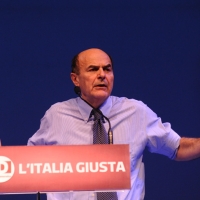 Foto Nicoloro G. 01/02/2013 Firenze Evento di grande importanza, forse unico, che vede insieme in questa campagna elettorale il sindaco di Firenze e il segretario generale del PD. nella foto Pierluigi Bersani