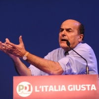 Foto Nicoloro G. 01/02/2013 Firenze Evento di grande importanza, forse unico, che vede insieme in questa campagna elettorale il sindaco di Firenze e il segretario generale del PD. nella foto Pierluigi Bersani