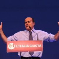 Foto Nicoloro G. 01/02/2013 Firenze Evento di grande importanza, forse unico, che vede insieme in questa campagna elettorale il sindaco di Firenze e il segretario generale del PD. nella foto Pierluigi Bersani