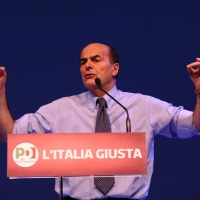 Foto Nicoloro G. 01/02/2013 Firenze Evento di grande importanza, forse unico, che vede insieme in questa campagna elettorale il sindaco di Firenze e il segretario generale del PD. nella foto Pierluigi Bersani