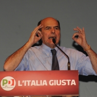 Foto Nicoloro G. 01/02/2013 Firenze Evento di grande importanza, forse unico, che vede insieme in questa campagna elettorale il sindaco di Firenze e il segretario generale del PD. nella foto Pierluigi Bersani