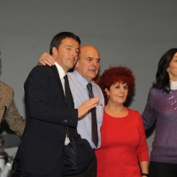 Foto Nicoloro G. 01/02/2013 Firenze Evento di grande importanza, forse unico, che vede insieme in questa campagna elettorale il sindaco di Firenze e il segretario generale del PD. nella foto Matteo Renzi – Pierluigi Bersani e sostenitori