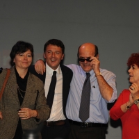 Foto Nicoloro G. 01/02/2013 Firenze Evento di grande importanza, forse unico, che vede insieme in questa campagna elettorale il sindaco di Firenze e il segretario generale del PD. nella foto Matteo Renzi – Pierluigi Bersani e sostenitori