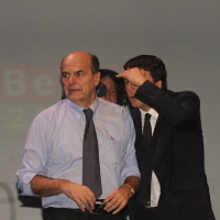Foto Nicoloro G. 01/02/2013 Firenze Evento di grande importanza, forse unico, che vede insieme in questa campagna elettorale il sindaco di Firenze e il segretario generale del PD. nella foto Pierluigi Bersani – Matteo Renzi