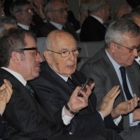 Foto Nicoloro G. 01/02/2011 Milano Commemorazione in Universita' Bocconi della figura dell' ex ministro del Tesoro Tommaso Padoa Schioppa alla presenza del Capo dello Stato. nella foto Roberto Maroni – Giorgio Napolitano – Giulio Tremonti