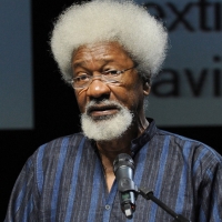 Foto Nicoloro G. 2010/07/16 Milano Al Teatro Dal Verme Undicesima edizione di " La Milanesiana ", che ha per tema " Il paradosso ". Nona serata della rassegna di musica e letteratura. nella foto Wole Soyinka