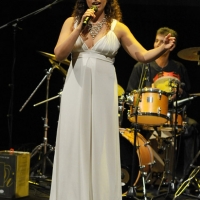 Foto Nicoloro G. 2010/07/143 Milano Al Teatro Dal Verme Undicesima edizione di " La Milanesiana ", che ha per tema " Il paradosso ". Settima serata della rassegna di musica e letteratura. nella foto Noa