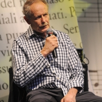 Foto Nicoloro G. 01-02-03/06/2012 Cremona Edizione 2012, la terza, del Festival ” Le Corde dell’ Anima “, una tre giorni caratterizzata da un intreccio di letteratura e musica tra incontri, concerti, laboratori, letture e spettacoli. Protagonisti sono scrittori, musicisti, giornalisti e poeti. nella foto Erri De Luca