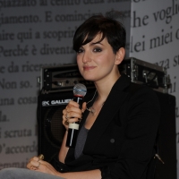 Foto Nicoloro G. 01-02-03/06/2012 Cremona Edizione 2012, la terza, del Festival ” Le Corde dell’ Anima “, una tre giorni caratterizzata da un intreccio di letteratura e musica tra incontri, concerti, laboratori, letture e spettacoli. Protagonisti sono scrittori, musicisti, giornalisti e poeti. nella foto Arisa