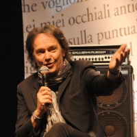 Foto Nicoloro G. 01-02-03/06/2012 Cremona Edizione 2012, la terza, del Festival ” Le Corde dell’ Anima “, una tre giorni caratterizzata da un intreccio di letteratura e musica tra incontri, concerti, laboratori, letture e spettacoli. Protagonisti sono scrittori, musicisti, giornalisti e poeti. nella foto Red Canzian