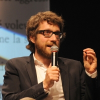Foto Nicoloro G. 01-02-03/06/2012 Cremona Edizione 2012, la terza, del Festival ” Le Corde dell’ Anima “, una tre giorni caratterizzata da un intreccio di letteratura e musica tra incontri, concerti, laboratori, letture e spettacoli. Protagonisti sono scrittori, musicisti, giornalisti e poeti. nella foto Matteo Bordone