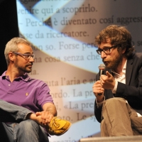 Foto Nicoloro G. 01-02-03/06/2012 Cremona Edizione 2012, la terza, del Festival ” Le Corde dell’ Anima “, una tre giorni caratterizzata da un intreccio di letteratura e musica tra incontri, concerti, laboratori, letture e spettacoli. Protagonisti sono scrittori, musicisti, giornalisti e poeti. nella foto Marco Malvaldi – Matteo Bordone