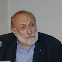 Foto Nicoloro G.   25/08/2015    Rimini    Sesta giornata dell' edizione 2015 del Meeting di C.L. dal titolo ' Di che è mancanza questa mancanza, cuore, che a un tratto ne sei pieno ? '. nella foto Carlin Petrini, presidente di Slow Food, che ha partecipato all' incontro sul tema ' L' Enciclica Laudato si' per una nuova cura della Terra '.