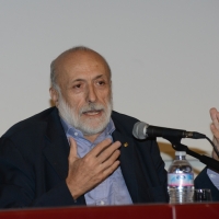 Foto Nicoloro G.   25/08/2015    Rimini    Sesta giornata dell' edizione 2015 del Meeting di C.L. dal titolo ' Di che è mancanza questa mancanza, cuore, che a un tratto ne sei pieno ? '. nella foto Carlin Petrini, presidente di Slow Food, che ha partecipato all' incontro sul tema ' L' Enciclica Laudato si' per una nuova cura della Terra '.