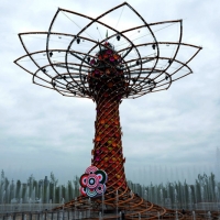 Foto Nicoloro G.   01/05/2015  Milano   Al via l' Expo Milano 2015, l' Esposizione Internazionale che l'Italia ospiterà dal primo Maggio al 31 Ottobre 2015. nella foto l' Albero della Vita.