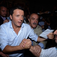 Foto Nicoloro G. 02/09/2013 Bologna Festa del PD di Bologna con l’ intervento del sindaco di Firenze Matteo Renzi. nella foto Matteo Renzi tra la folla dei simpatizzanti