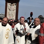 Foto Nicoloro G.   16/04/2023   Ravenna   Come e' tradizione nella domenica in albis si e' svolta la Festa della Madonna Greca, con una processione che parte dal canale Candiano e termina nella basilica di Santa Maria in Porto. nella foto l' arcivescovo Lorenzo Ghizzoni officia tutta la cerimoinia.